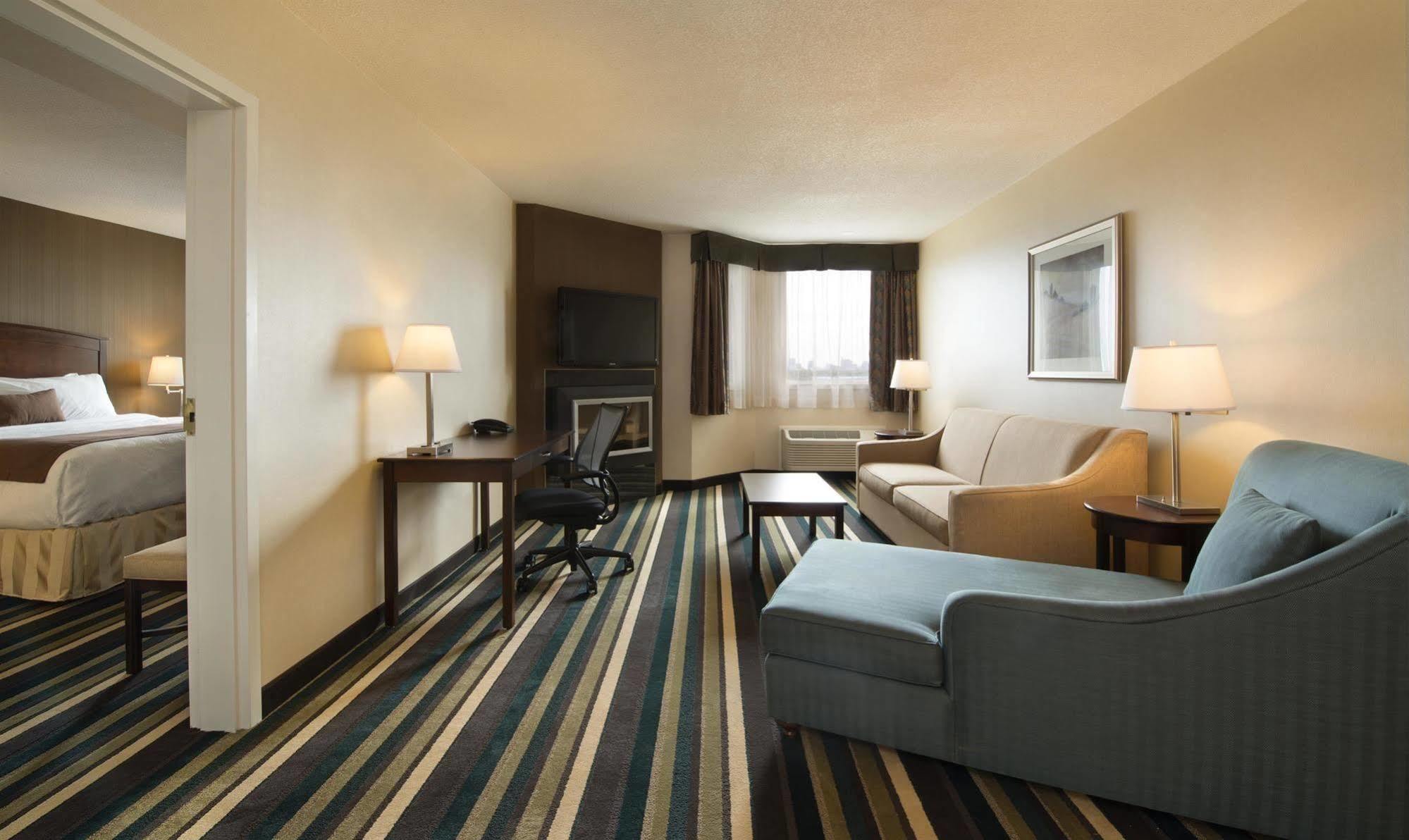 Best Western Plus Winnipeg Airport Hotel Exterior foto